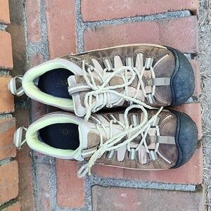 Keen Women's hiking boots